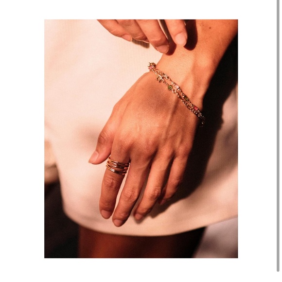 18K Gold Plated Statement Ring Elegant Gold-Tone Women's Ring - Picture 3 of 7